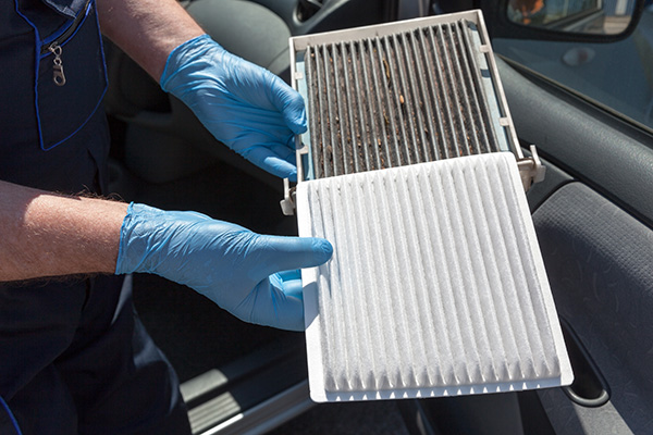 What Happens if You Don’t Replace Your Engine or Cabin Filter on Time? | RM Automotive